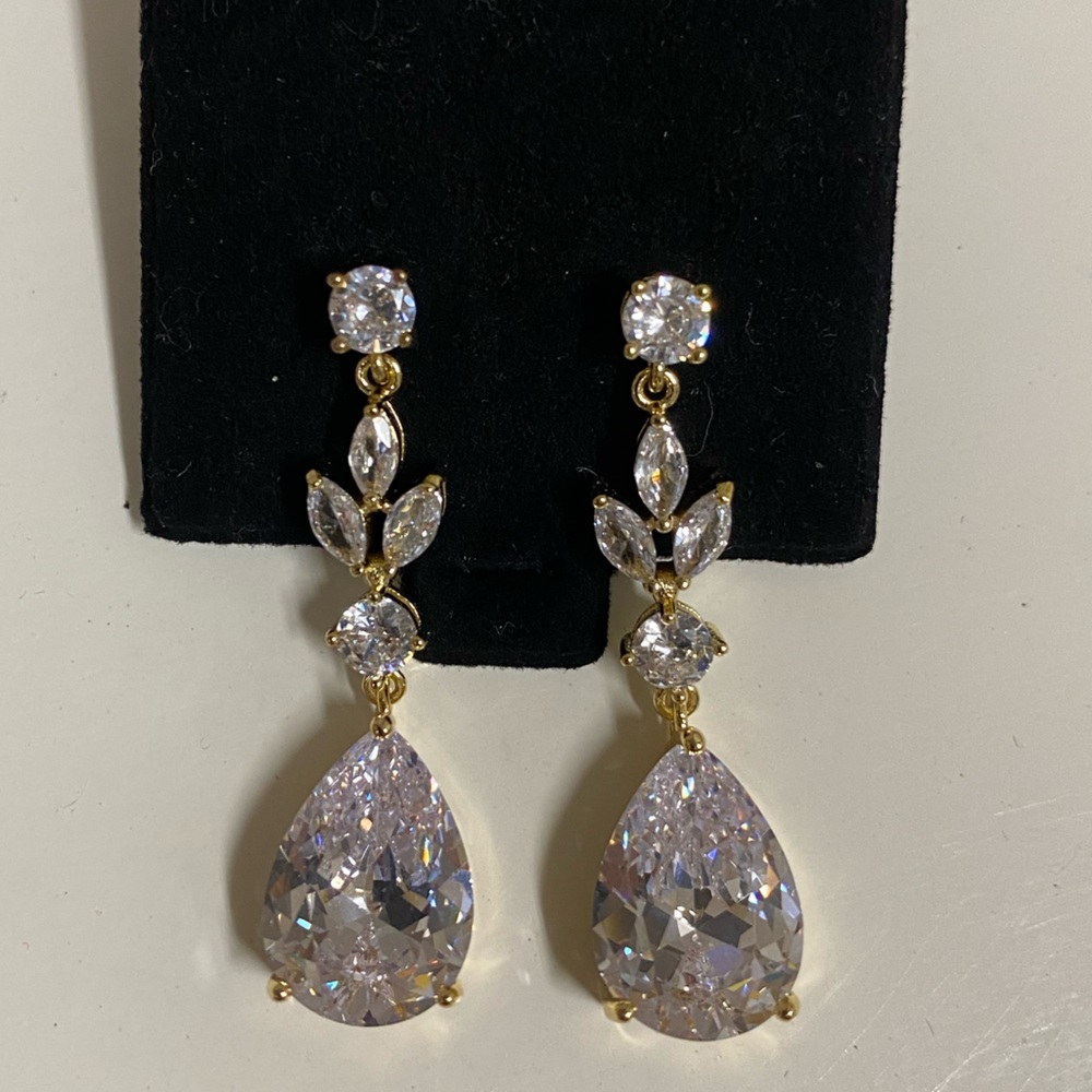 Crystal drop earrings